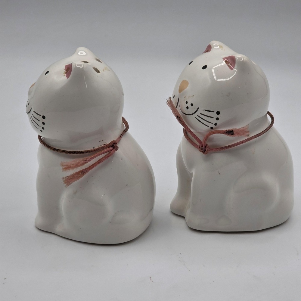 Vtg Ceramic Cat Salt and Pepper Shakers Set Pair White Pink Kitty Kitchen Decor - Picture 2 of 7